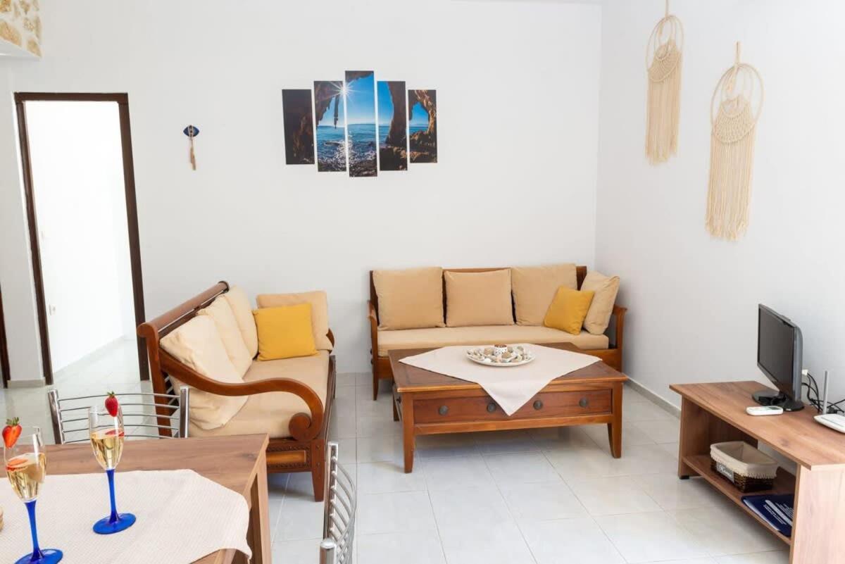 Atlantic Cave Haven-Seaside, Fully Equipped Apartment โคลิมเบีย ภายนอก รูปภาพ